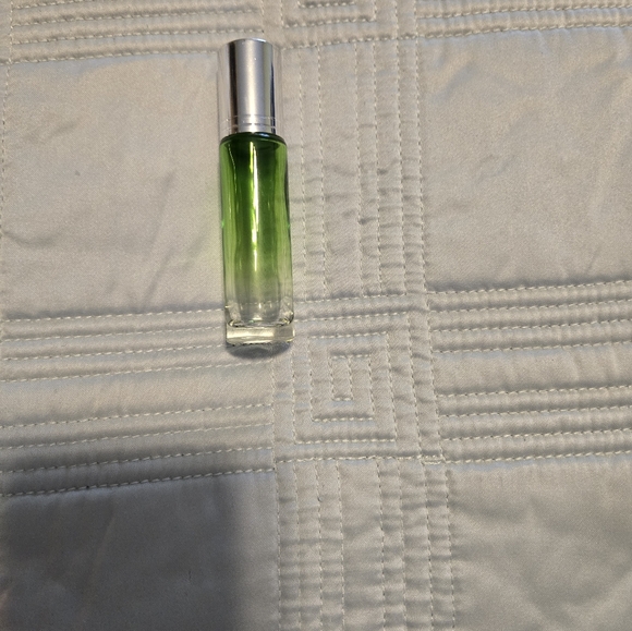 10ml glass bottle with roller ball - Picture 5 of 9